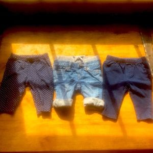 Bundle of 0-3 month pants Gap, Circo and CoM